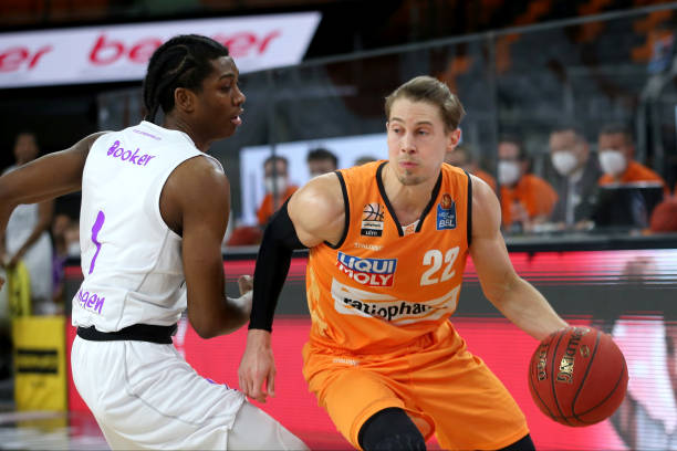 全部在客场 全部在客场