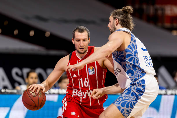 而另一边 而另一边